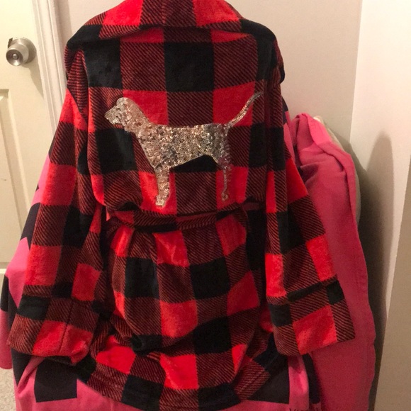 PINK Victoria's Secret Other - NWT pink VS robe size med-large
